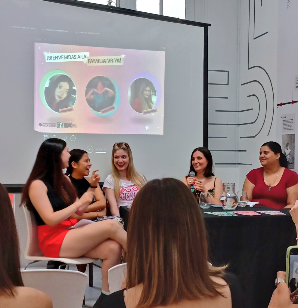 magicallibrary7's tweet photo. Y el tan esperado anuncio de los libros que se vienen de @malelovesbooks, @ponjagoya y @Agus_Nini16 🥰 Felicitaciones, chicas 💞 https://t.co/GeByhuWLPU