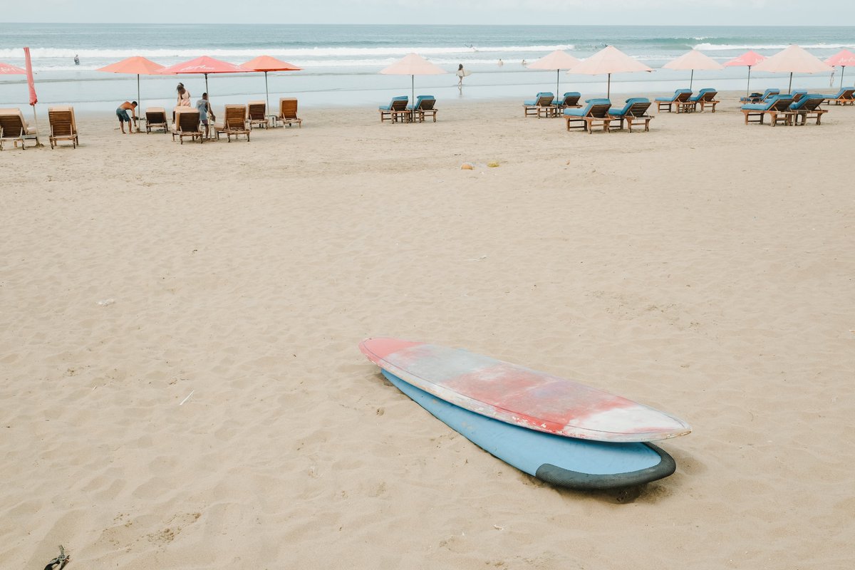andreazbee's tweet photo. Menyusuri pantai seminyak di pagi yang kesiangan.#fujifilm #photography https://t.co/hSX62l7OsM