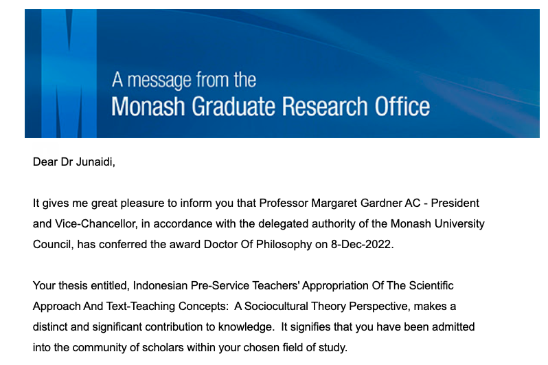 ThiKimAnhDang's tweet photo. Hearty Congratulations to Dr Ahmad Junaidi (Universitas Mataram, Indonesia) 4 your conferral of doctoral degree @MonashEducation @merc_education! Great pleasure 2 travel w/ you thru this entire journey researching #TESOL #teachereducation using #Vygotsky! Well done!! https://t.co/pmpjYFJnMv