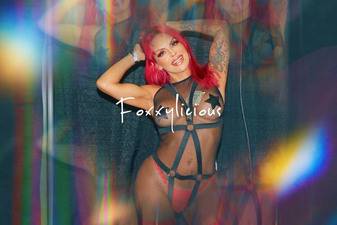 Watch TS Foxxy's leaked NSFW photo on TwXstars