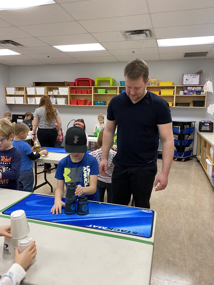 m_rogerz's tweet photo. Having opportunities to mentor our awesome new PE teacher @EJSMSchool is super rewarding! Thanks for being so coachable Mr. Doyon, you are our great fit for our ÉJSMS family. #stackingcups https://t.co/uwThfAauwR