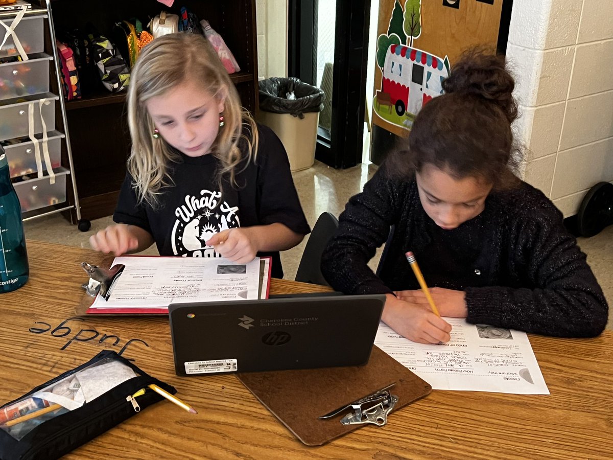 waver_erin's tweet photo. Today we started our fossils unit, and the students dove right into researching all things fossils on Pebble Go! Tomorrow we might even go digging for fossils.😉 @Bostonkidscount https://t.co/OLYiSHCMoJ