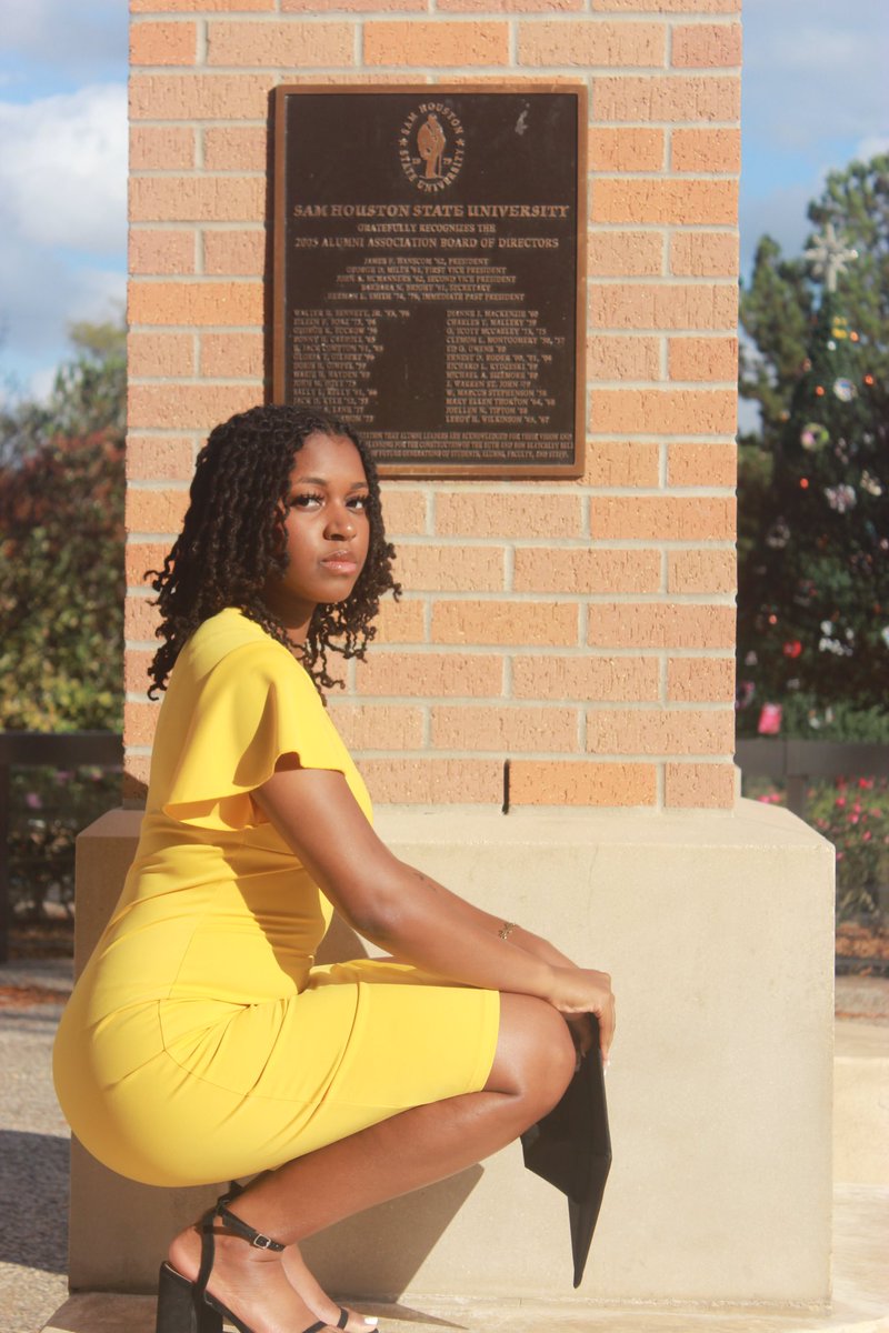thydnee's tweet image. ✅ Honors College
✅ Intern at KPRC 2 Houston
✅Alpha Lambda Delta Service Organization 
✅ NABJ, Khaos Step, Sirens of Soul
✅ Magna Cum Laude w 3.8 GPA
✅ Teaching Assistant 

And now, 3.5 years later, Alumna 🥹 The next time y’all see me I’ll be a reporter. #finiSHed