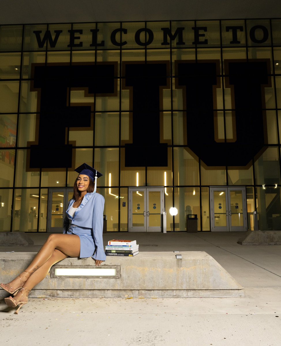 A graduate 🤭🎓 #fiugrad