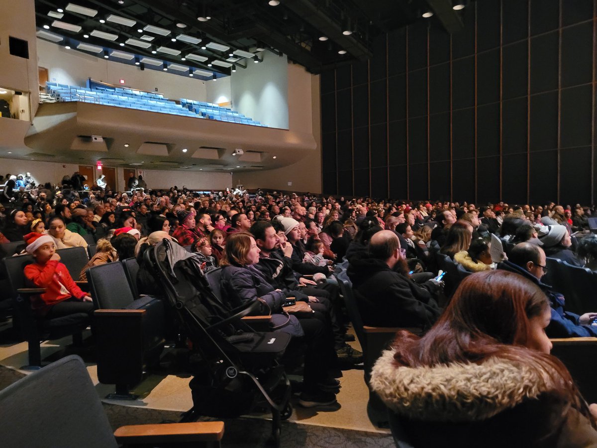 Packed house tonight for our Winter Concert!  Thank you for all of your support!💙💛🎵