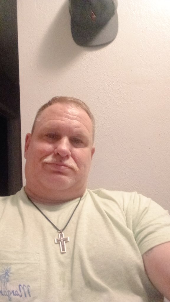 Hi my name is Mitch I don't Mitch's mobile auto repair my Master tech auto mechanic and I got a boom business but last Saturday night was the last time I'm sitting home alone on a Saturday I'm looking for a lady to spend some time with