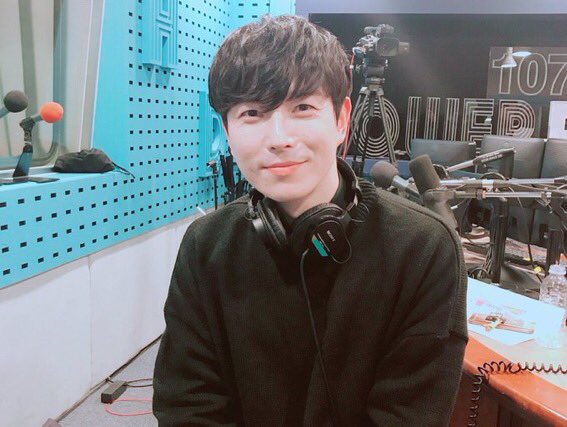 CUTE_rabbit_BDH's tweet photo. 두후니 덮머 해줘라 예전엔 완덮 완깐 반깐 다양하게 해줬었는데 요즘은 머리 맨날 똑같은 기분. 
두훈이 덮머 진짜 오지니까 서울 로얄때 꼭 해주기🤭 https://t.co/CzsB3Flxfw