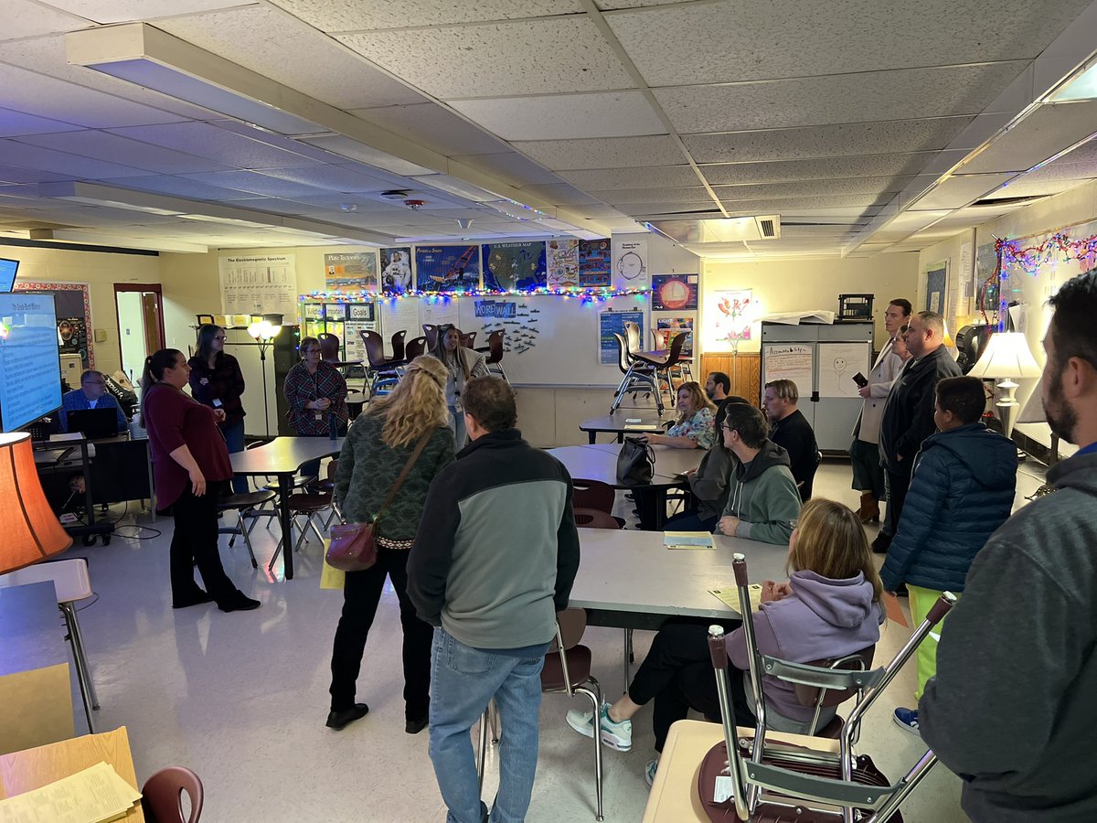 SunValleyMSNC's tweet photo. Students and teachers led a fantastic curriculum night at @SunValleyMSNC! Thank you parents for becoming a partner in your child’s academic success! @UCPSNC @AGHoulihan
#learningandleadingtogether https://t.co/eilVK0axoK