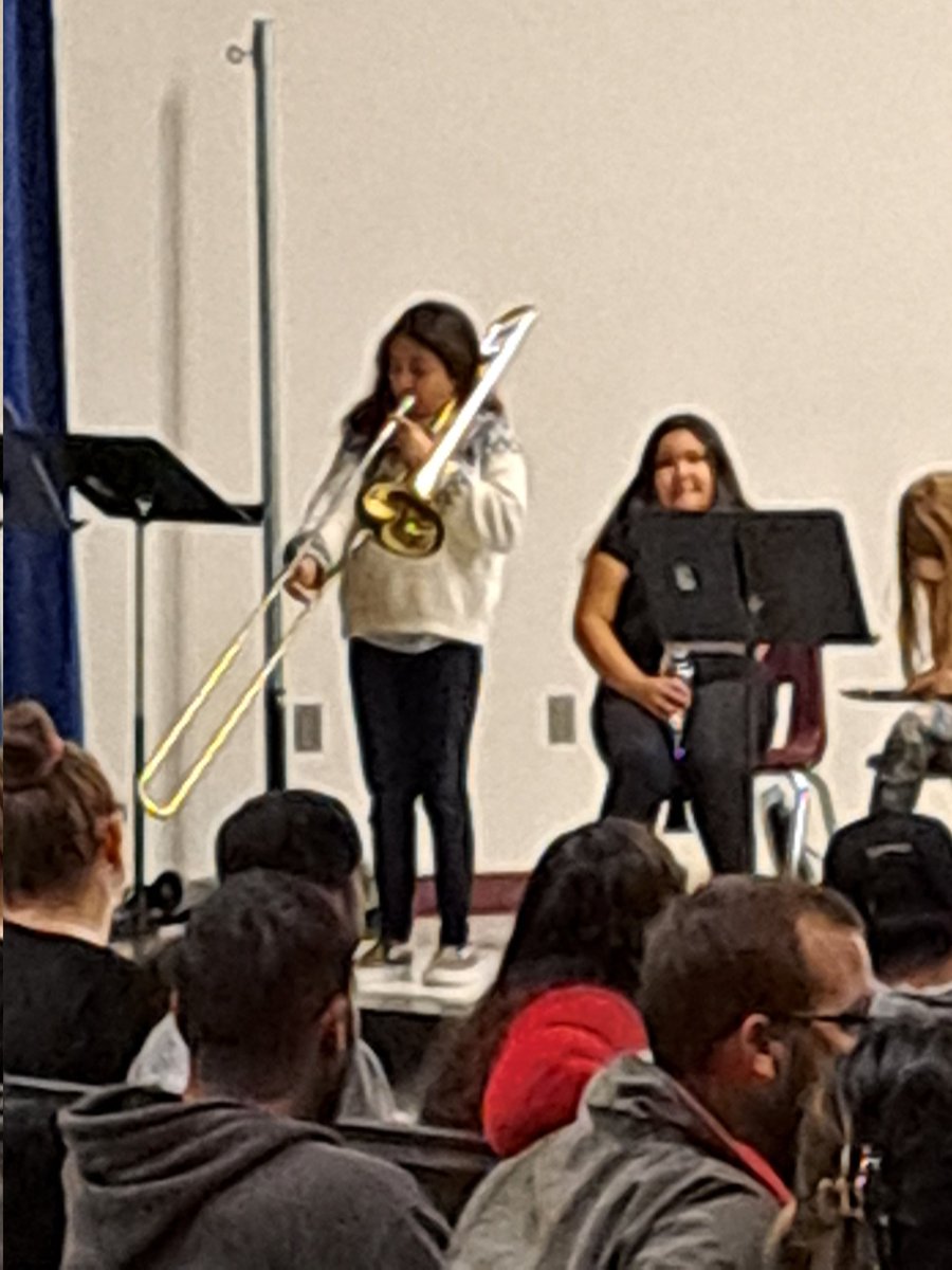 Our fifth grade band starting the holiday season off. #extraordinary #dvusd #constitutionel