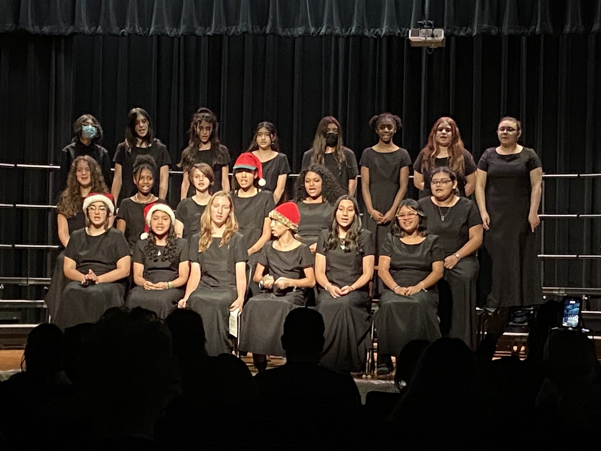 carby82's tweet photo. Krueger Choir performance 🎤 Love the holiday music!!!🎄🎅🏼 @PRINCIPALRUBIO @KMSAcademics @CoachHall608 @MsMLopez4 https://t.co/OnS4wAbmF0
