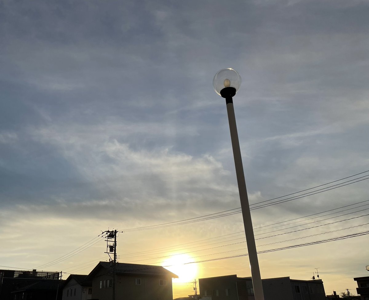 86yukiko's tweet photo. rainbow
晴れの日があるから雨の日もある
雨の日もあるから晴れの日もある

おはよう世界☀️☔️🌈✨ https://t.co/3gTy5DWF80
