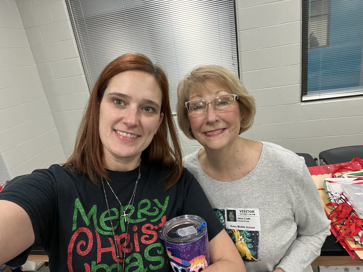MrsFenske's tweet photo. Prepping for our Holiday Market with this very special community volunteer… my mama!! She’s a retired CFISD educator &amp; is excited to interact with our Rowe Jags this week. @CyFairISD @RoweCFISD @HaroldRowe https://t.co/63ujCYulsN