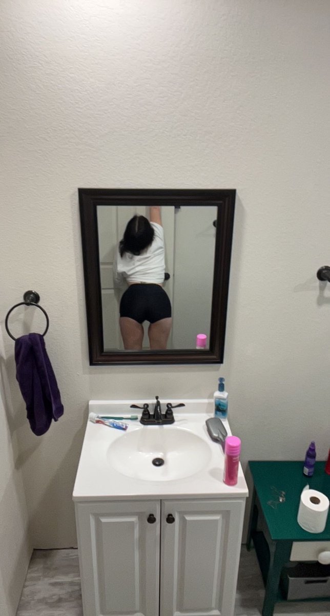 AmbTiny's tweet photo. strip me down. throw me over the counter. run a train on me. waiting for a volunteer

#nsfwtwt #nsfwtw https://t.co/pC5XQo1nlM