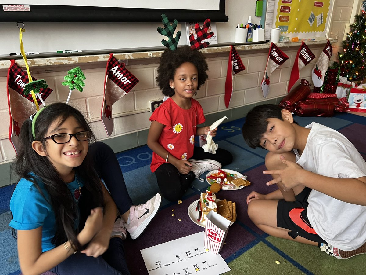 WEunified's tweet photo. What a special way to kickstart this last week of school before the holidays! For our fall kickoff event, we read about the Holiday Train Show and made our own version of holiday trains- gingerbread style! 🎄🎁 @ah_ucs @WoodridgeElem @AHISD #BeTheWe #NoPlaceLikeAHISD https://t.co/ReZhUgZtHz