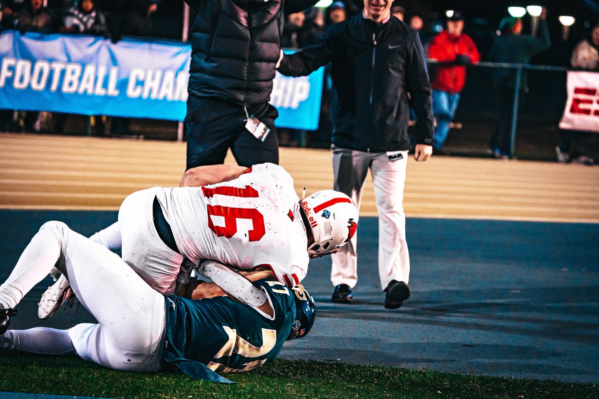 UIWFootball's tweet photo. 𝗧𝗛𝗘 𝗖𝗔𝗧𝗖𝗛 ™️

#TheWord | #FCSPlayoffs https://t.co/XY6RH1dLTq