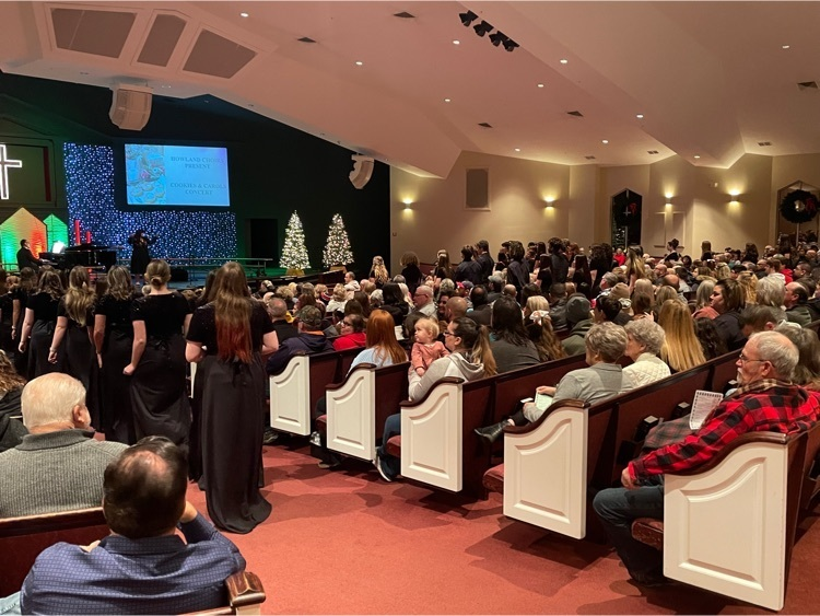 Incredible performance by our choir program at Cookies and Carols this evening!  Bravo to Mrs. Depoy and her fabulous students !

#ProudPastRoaringFuture
