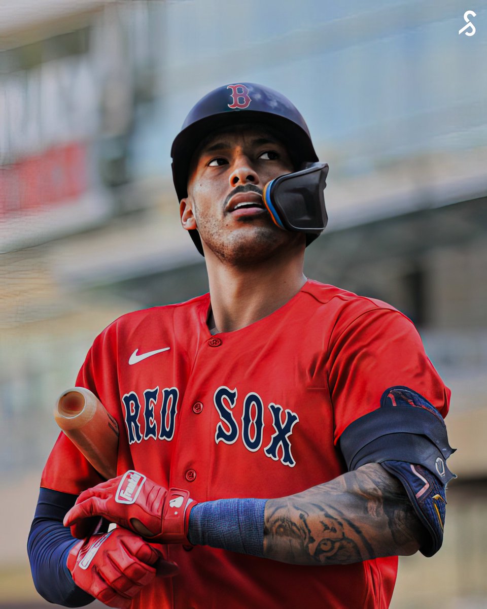 RT if you want the Red Sox to sign Carlos Correa