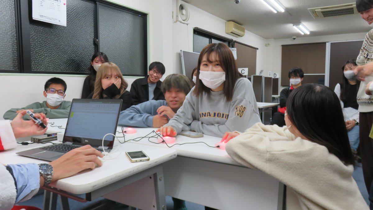 授業がない日に講師が企画して教室で賞品ありのクイズ大会を開催しました！餃子が美味しかったそうです！すぐに仲良くなれる塾講師アルバイトにご応募よろしくお願いします。
#塾講師 #家庭教師 #クイズ大会 #クリスマス会 #忘年会 #問題 #お見事