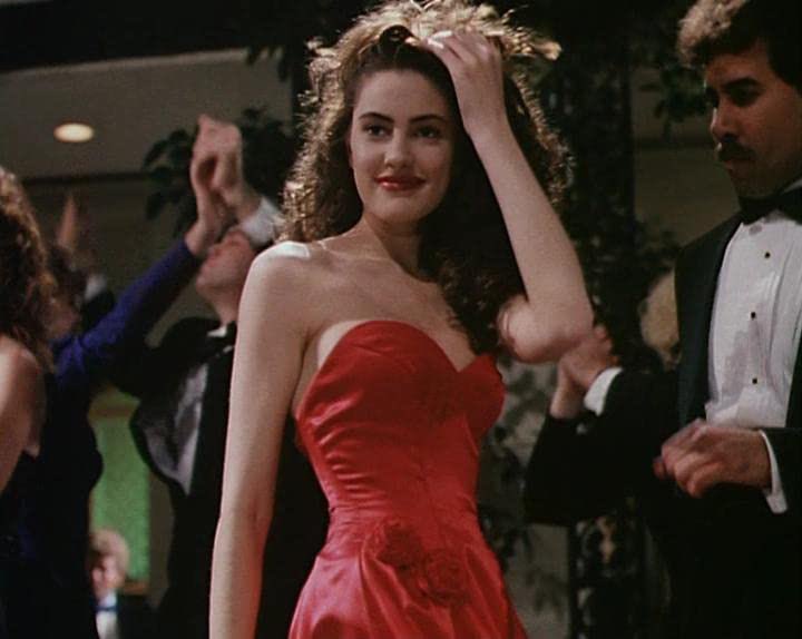 torsodapop's tweet image. The resplendent ageless wonder #BOTD 🎂💃 Mädchen Amick in Tobe Hooper’s I’M DANGEROUS TONIGHT (1990) aka the killer dress movie • costumes by Carin Berger • teleplay adapted from Cornell Woolrich by Bruce Lansbury &amp;amp; Philip John Taylor • 

#madefortvhorror #MädchenAmick