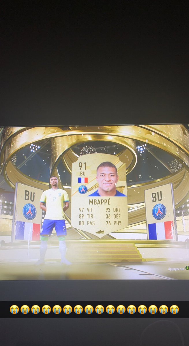 _Smogzz's tweet photo. J’ai arrêté fifa j’ouvre mon pack quotidien et…😭😭 https://t.co/ApVT7zCEBf