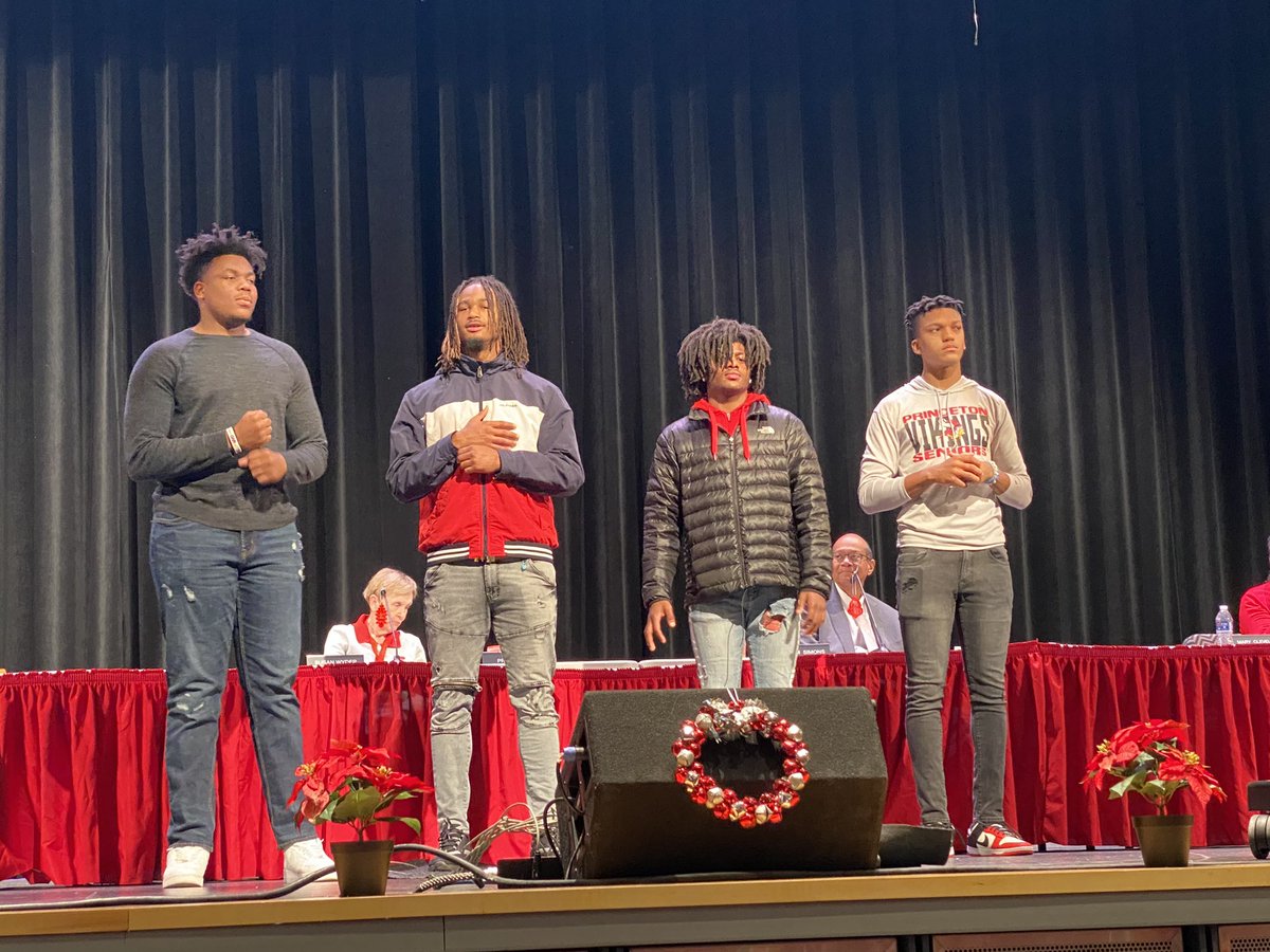 PCSDViking's tweet photo. RJ West: Honorable Mention All-Ohio 

Senior quarterback RJ West tossed for 1,669 yards and 17 touchdowns. He rushed for 10 touchdowns and 638 yards on the ground. 

#vikingdiff #differencemaker @RjwestQ https://t.co/kTI61kdFAX