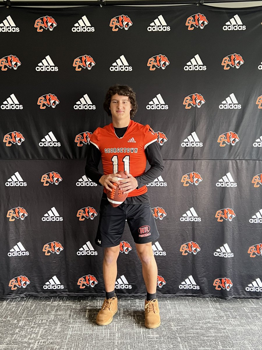 After a great talk with <a href="/JohnPerin/">John Perin</a> I am excited to receive an NAIA offer from <a href="/Gtown_Football/">Georgetown College Football</a>. 🟧⬛️ <a href="/BrianPitzerII/">Brian Pitzer</a> <a href="/nrhsathletics/">Doug Foote</a>