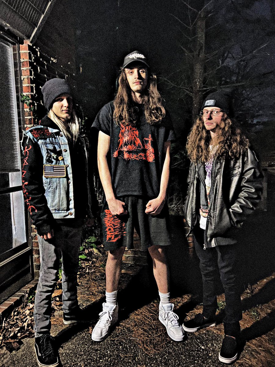 DARKDRUID4's tweet image. Mom we hungry