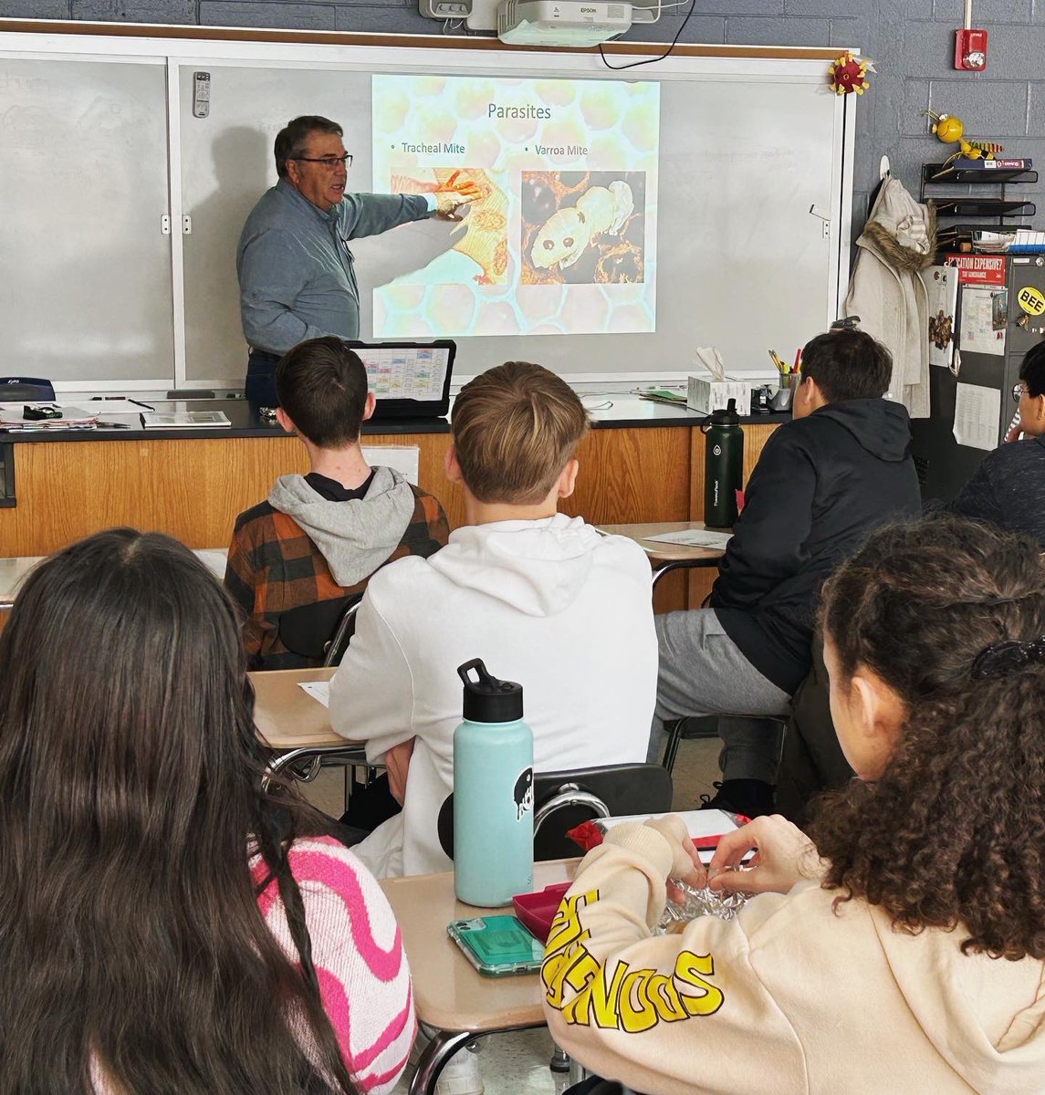 PV_Beekeeping's tweet photo. The PV Bee Club welcomed master beekeeper John Gaut today to speak to our group about bee diseases 🐝 We learned a lot! 
#bees #beekeeping #queenbee #beekeepersofinstagram #nature #beekeeper
#savethebees #honey
#pollination #beefacts #njbeekeepers #backyardbeekeeping #beehive https://t.co/tfWOxhh42H