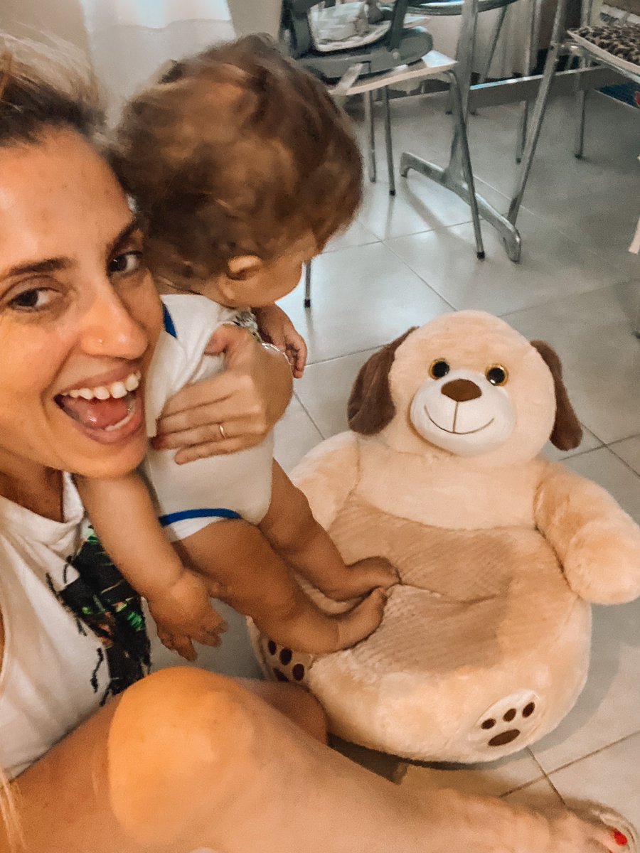 Compré en el proveedor asiático de mi barrio este peluche para mi bebe. Mi marido dice que es para perritos. No niego ni afirmo que lo sea. Qué dicen?