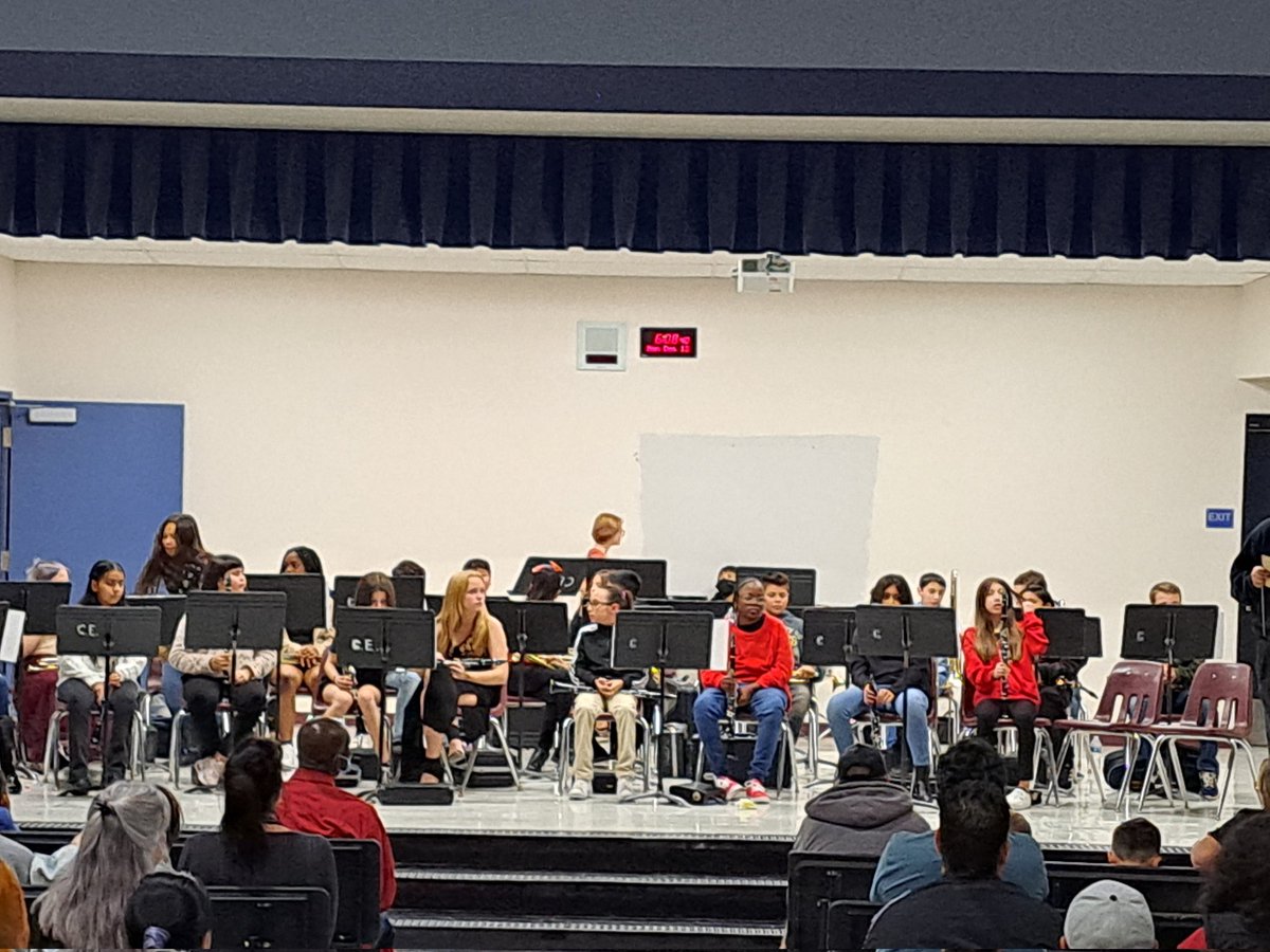 6th grade also tonight getting us in the holiday spirit.