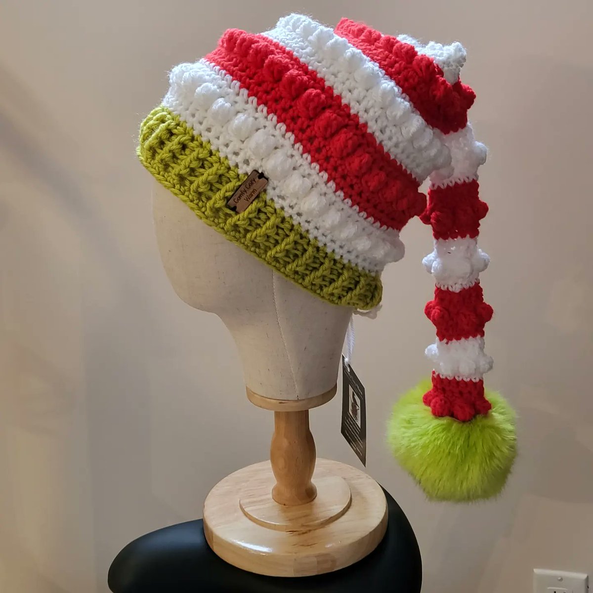 BookishMadHattr's tweet photo. I'll have to make sure to have more of these on hand for next season

#crochet #crocheter #crocheteroftwitter #crochetchristmas #stockingcap #bumpysleighrideelfcap #frenchieleigh #yarnspirations #redheartyarns #handmade #handmadeisbest #supporthandmade #shopsmall #yarnlife https://t.co/vXIVWrXRnA
