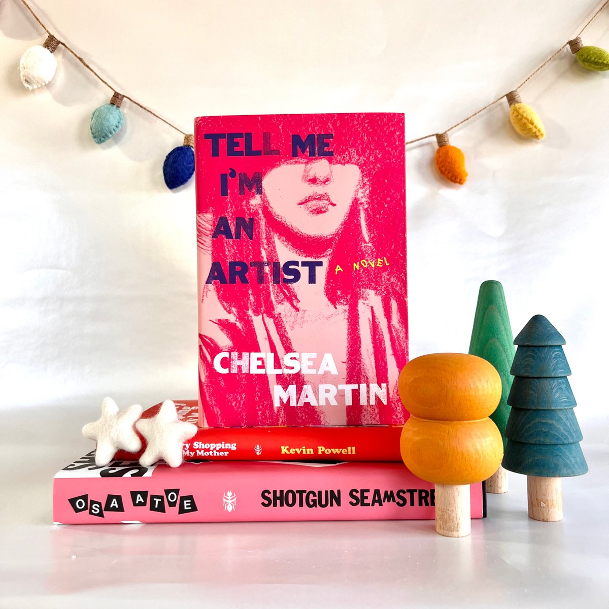 For the artist in your life at any point on their little stroll through the Golgotha of crushing debt, there’s Tell Me I’m An Artist by Chelsea Martin. Make them laugh in recognition, cry in recognition, either way it’s a good choice. Get one here: softskull.com/dd-product/tel…