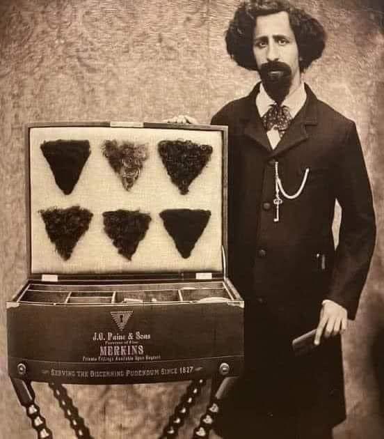 PlsntVlyFarmer's tweet photo. Never before seen photo of @Maverick__Man’s great, great grandfather selling pubic wigs. 1889, St Louis. #nomufftootuff https://t.co/0sjcqYx8Qv