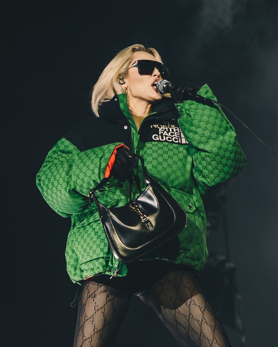 TudoMiley's tweet photo. “Brazil” foi a quarta palavra que Miley Cyrus mais falou no twitter em 2022. https://t.co/BGHi5F5E3X