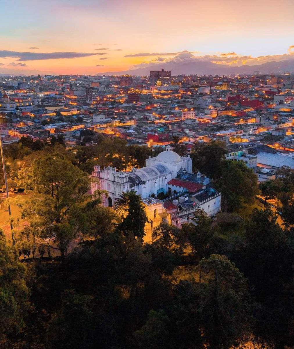 La belleza de nuestro país 🇬🇹😍 El Cerrito del Carmen, Guatemala.
📷 @utopiadegarcia
#Guatemala ❤🇬🇹💙#CerritoDelCarmen #NuestraPostal