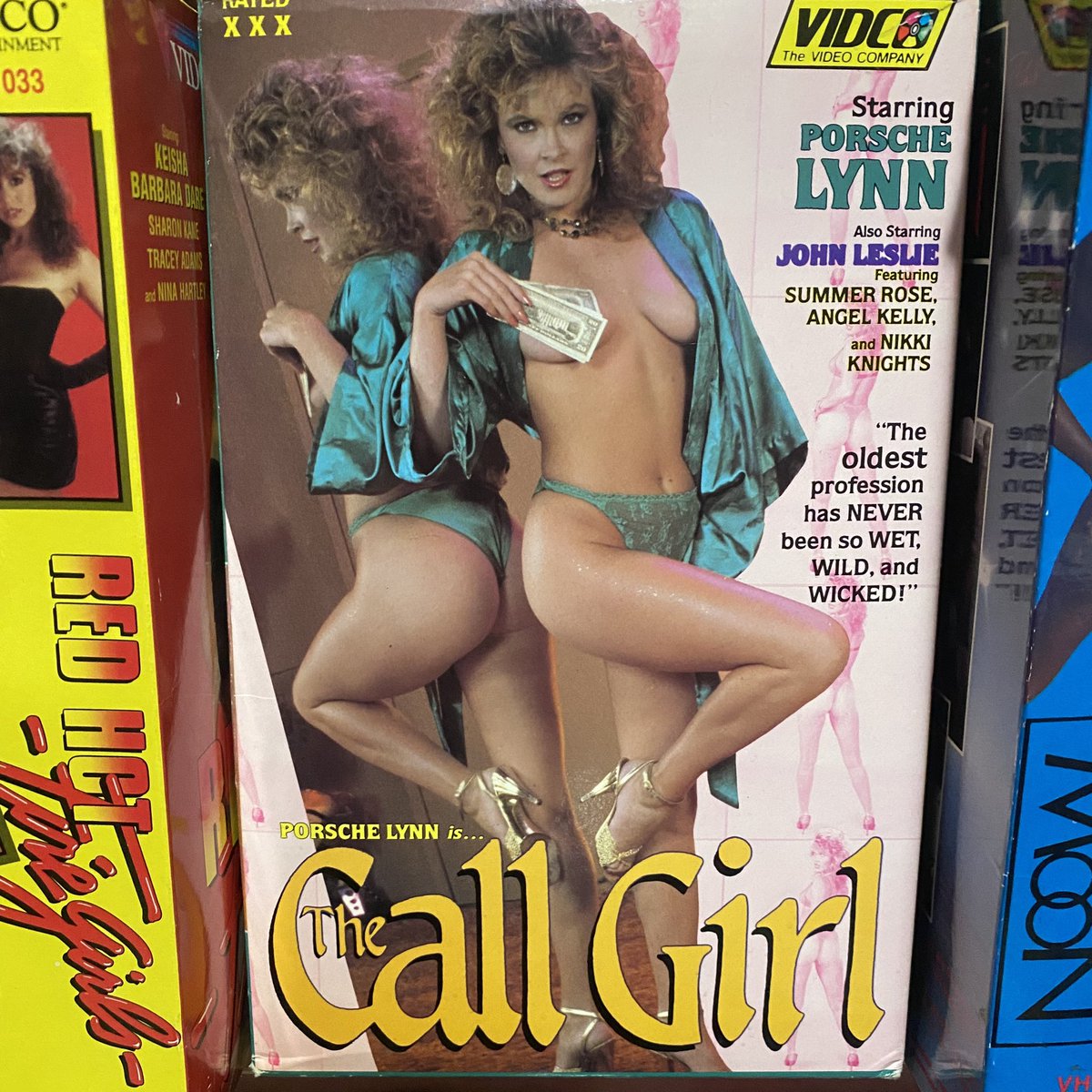 VideoClimax's tweet photo. The Call Girl (1986)

#porschelynn #angelkelly #nikkiknights #summerrose #johnleslie #billydee #joeysilvera #vidcoentertainment #80s #80sporn #retroporn #80sbabes #vhsporn #vhscollector #bigboxvhs #vintageporn https://t.co/B3mJYIdClN