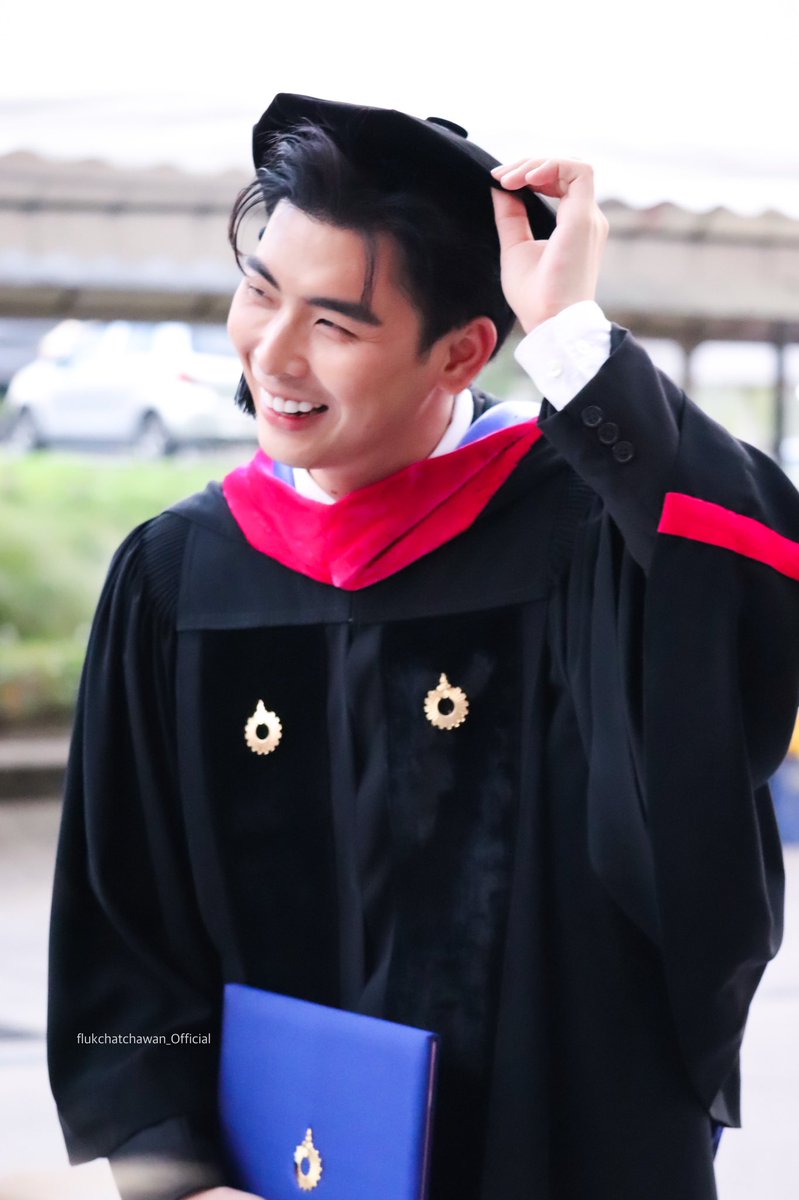 flukccwOfficial's tweet photo. พี่บัณฑิตสดใสเท่าโลกเลยคับ

หายเหนื่อยหนือยังนร้าา วันนี้ไปไหน ทำอะไรขอให้เป็นวันดีๆนะคะ 

#flukccw @flukchatchaput https://t.co/uzPessbOcO