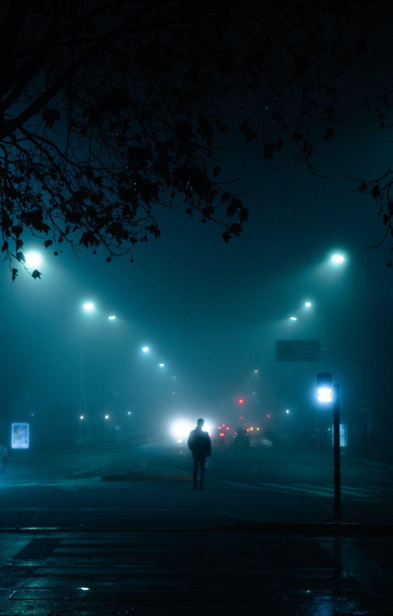 nostIine's tweet photo. The weight of loneliness under the mist https://t.co/DmVlVQTp2m
