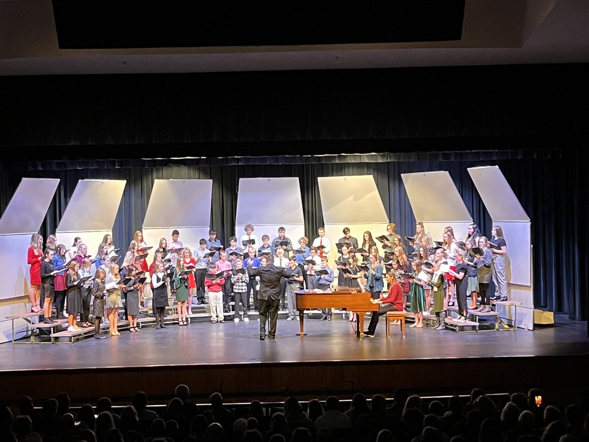 Middle School Choir sounding very good tonight. #apsactivities