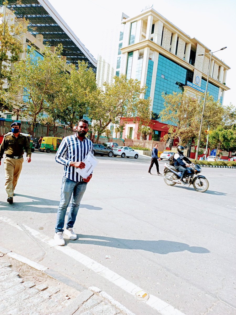 #SSCGD_18_joining_do अब तो शर्म किजिए मोदी जी आज दिनांक-13/12/2022 कोर्ट केश के ही माध्यम से इन युवाओं को इनकी नियुक्ति पत्र इनकी मेहनत का फल दे दीजिए कब तक भटकेगा एसएससी जीडी 2018 का युवा न्याय मांग रहा है <a href="/PMOIndia/">PMO India</a> <a href="/HMOIndia/">गृहमंत्री कार्यालय, HMO India</a>  <a href="/AmitShah/">Amit Shah</a> <a href="/BhimArmyChief/">Chandra Shekhar Aazad</a>