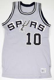 50 years ago the San Antonio Spurs were born from the Dallas Chaparrals of the ABA. The black and silver replaced the red, white and blue of Dallas. They went 45-39 in their first season. https://t.co/4xDewKXpWI