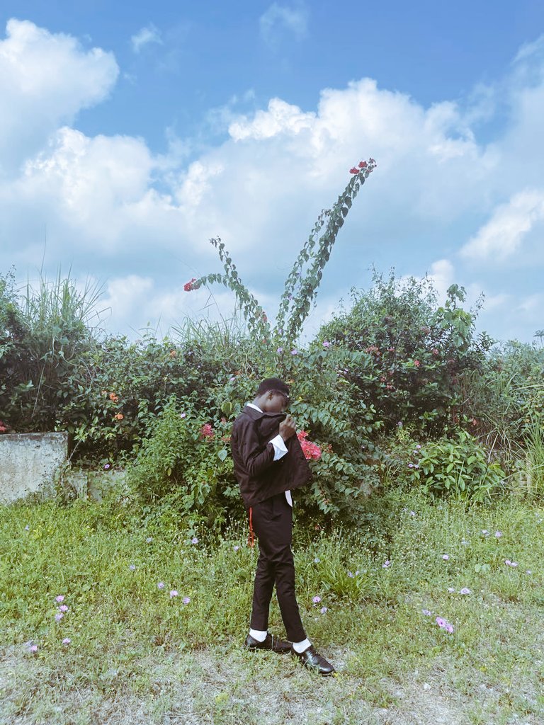 THYRON_00's tweet photo. BOY ALONE . #BFBB 💐😈 https://t.co/NNQqY2CxC5