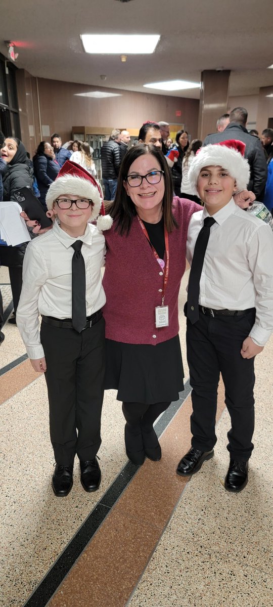 ReadWriteCohen's tweet photo. Winter Concert!🎼❄️@IHartELA @WTClarkeMS @WTCMusicdept https://t.co/ai3GG5mwIq