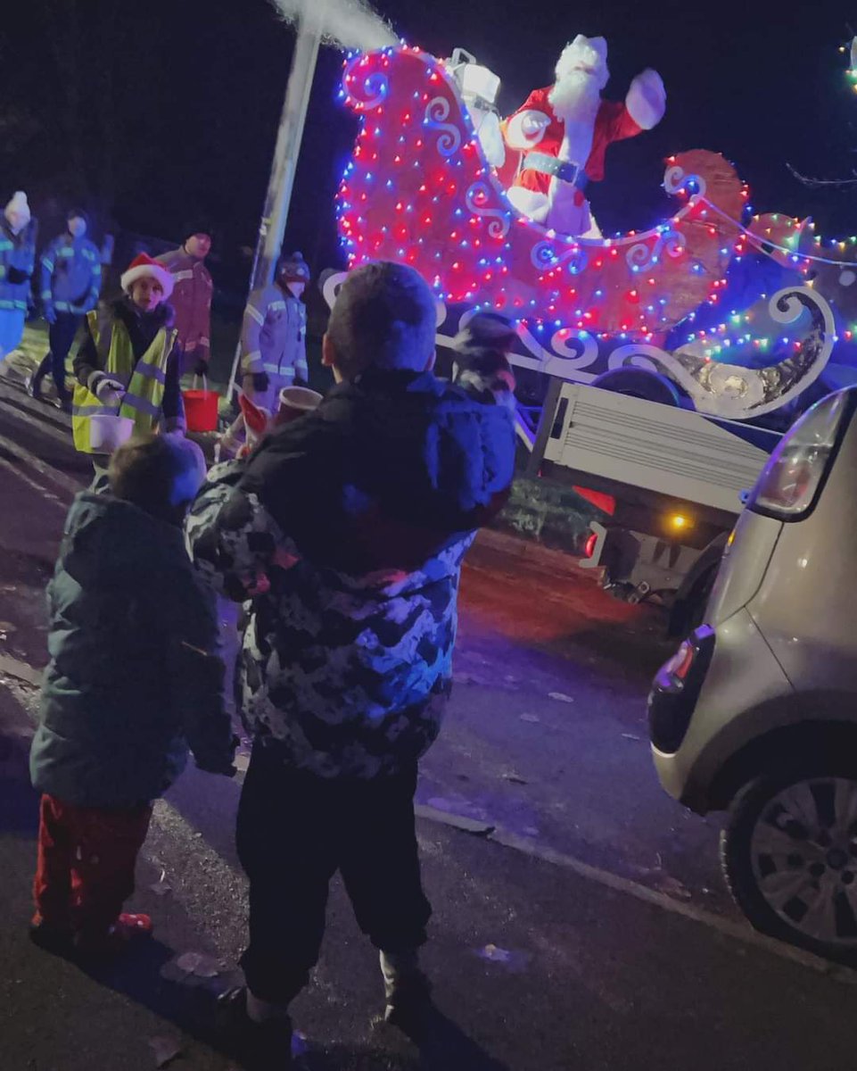 Love the traditions of our little town. This is so heartwarming and definitely gets you in the mood for Christmas! <a href="/Crowland_fire/">Crowland Fire Station</a> #crowland #lincolnshire #charity #Christmas #SantaClaus #magicofchristmas