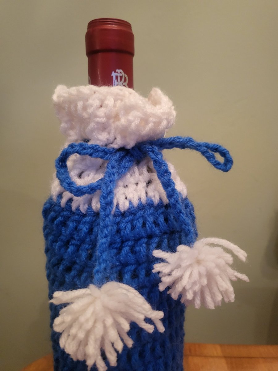 AlyCatCreations's tweet photo. Bring wine 2 Hanukkah wrapped in blue & white https://t.co/TgnhK7H9In #winetime #winegiftbag #winegift #wine #winepull #etsyshop #etsyfinds #etsystore #etsygifts #EtsyEmail #giftbags #hannukah #blueandwhite #giftsunder20 #wrapping #winelovers #hostessgift #housewarming #hostgift https://t.co/LhoOhjAnCb