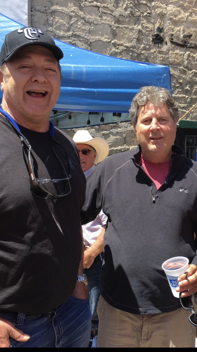 RubyStacy3's tweet image. Sending our prayers to Mike Leach.