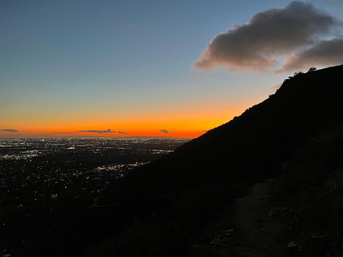 BernieC7's tweet photo. Nice afternoon on the trail chasing the sunset. #mtwilsontrail https://t.co/3MXbZ3aCTp