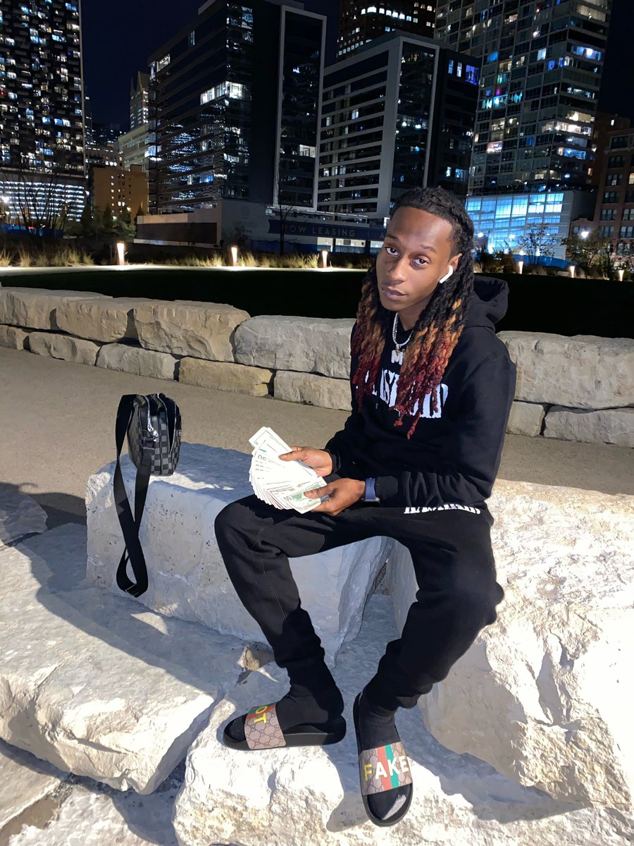 DesignerJunkiE0's tweet image. In The City Looking Good😍❤️