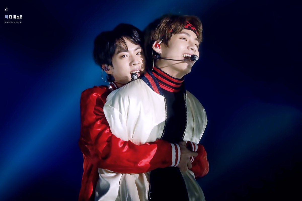 mkvty_'s tweet photo. #WeLoveJin 🌙✨ https://t.co/Un684O82IX