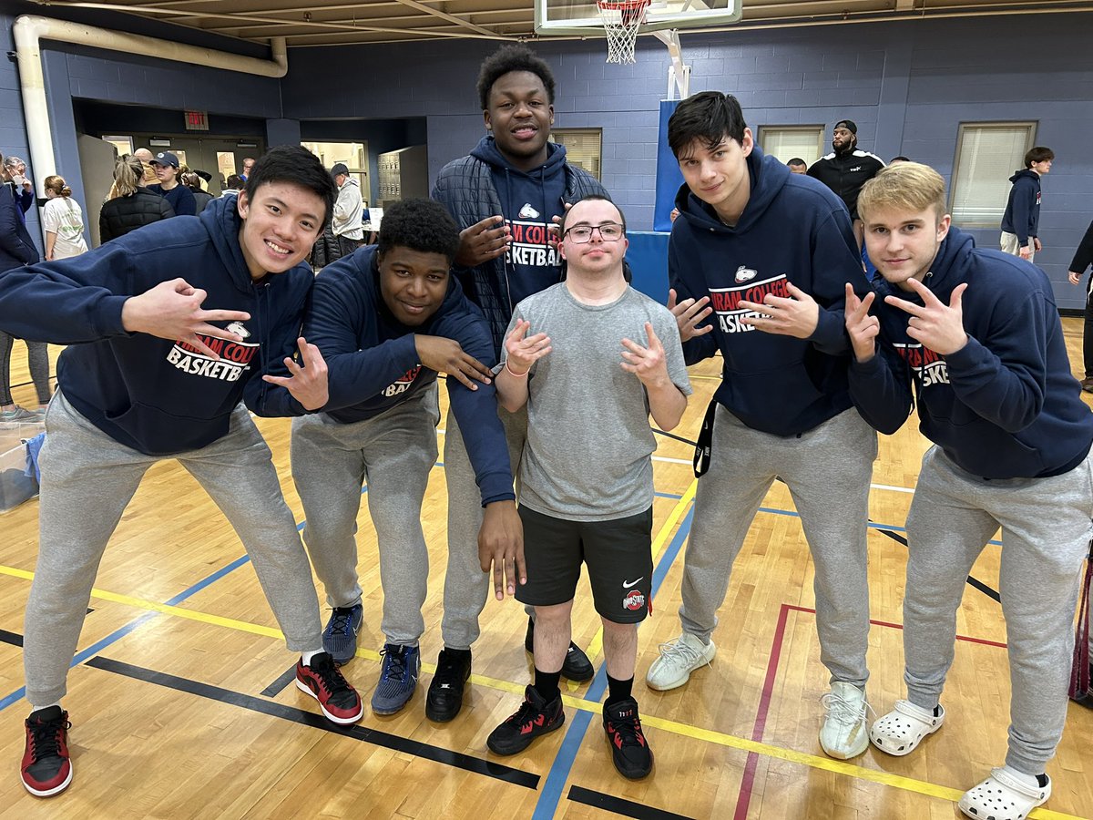 Had a blast with <a href="/HiramCollegeWBB/">Hiram College WBB 🐾</a> and <a href="/HiramMBB/">Hiram Men’s Basketball</a> with our Solon group!